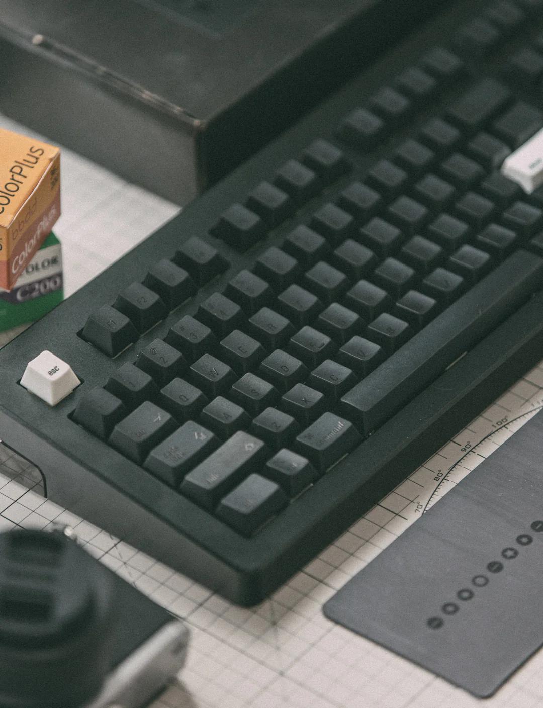 LeleLab Munich Black / München Schwarz Keycaps Cherry Profile UV Printed ABS Keycap 133-Keys